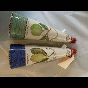 Wedgewood Sarah’s Garden oil & vinegar, new. Perfect condition